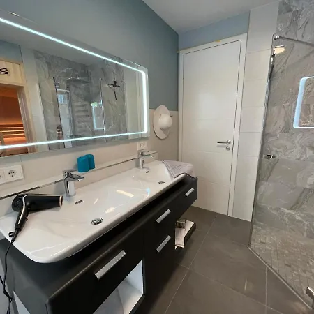 Apartment Am Eg *